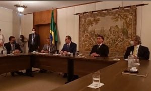 Bolsonaro leva empresários ao STF para pedirem flexibilização do isolamento social