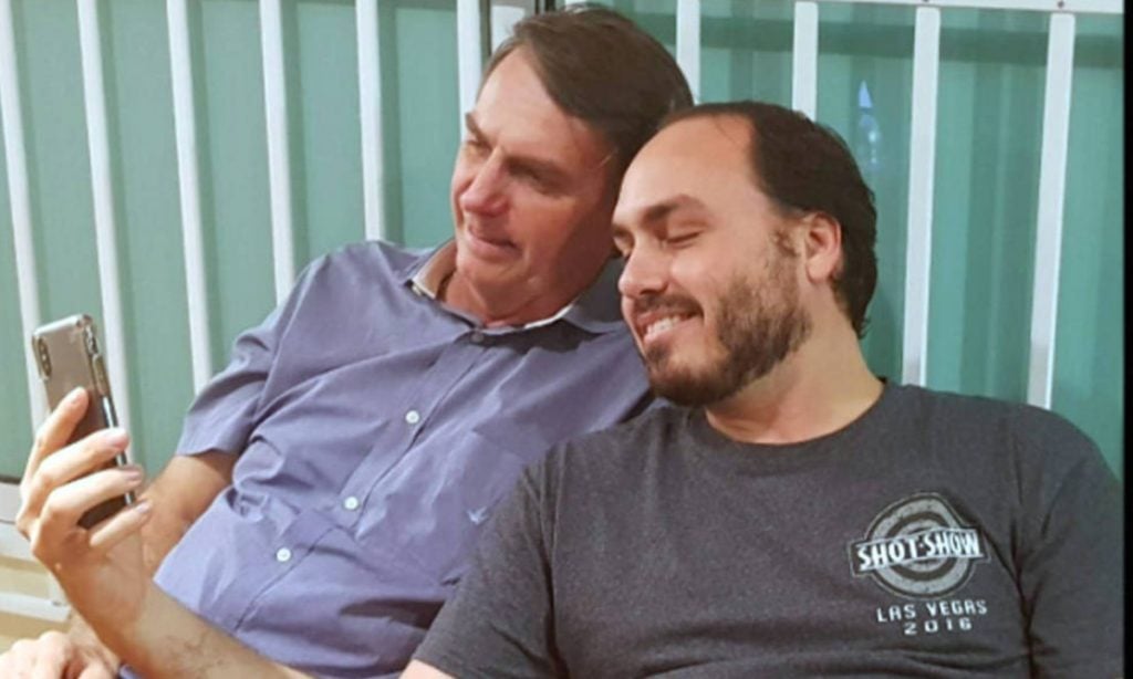 Carlos Bolsonaro reprova propaganda do PL: ‘Dane-se esse papo de profissionais do marketing’