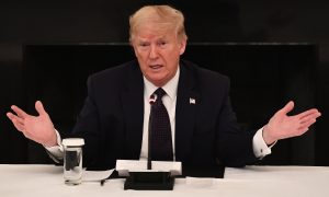 Trump ameaça retirar EUA da OMS em um prazo de 30 dias
