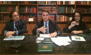 Bolsonaro pede que Celso de Mello tenha “sensibilidade” e não divulgue vídeo completo de reunião