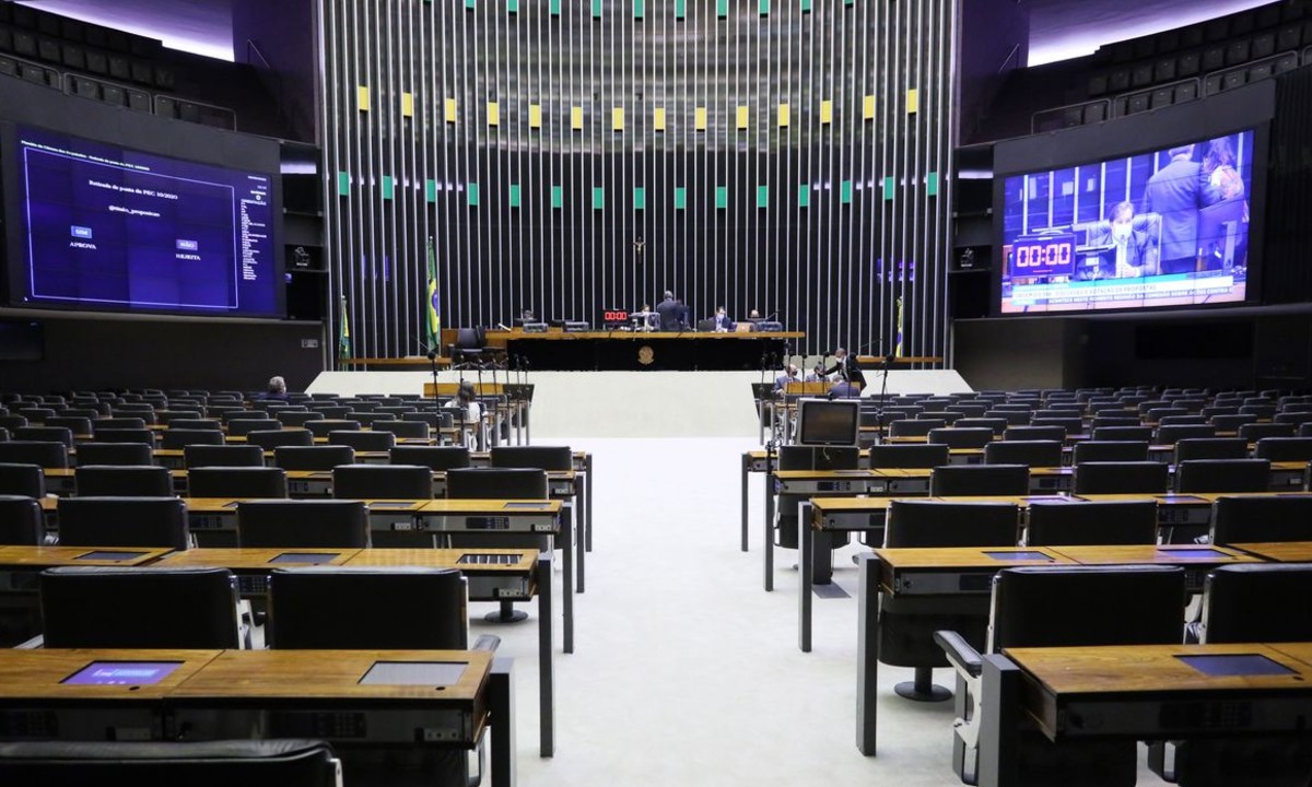 Câmara aprova em 2° turno texto-base da PEC do Orçamento de Guerra
