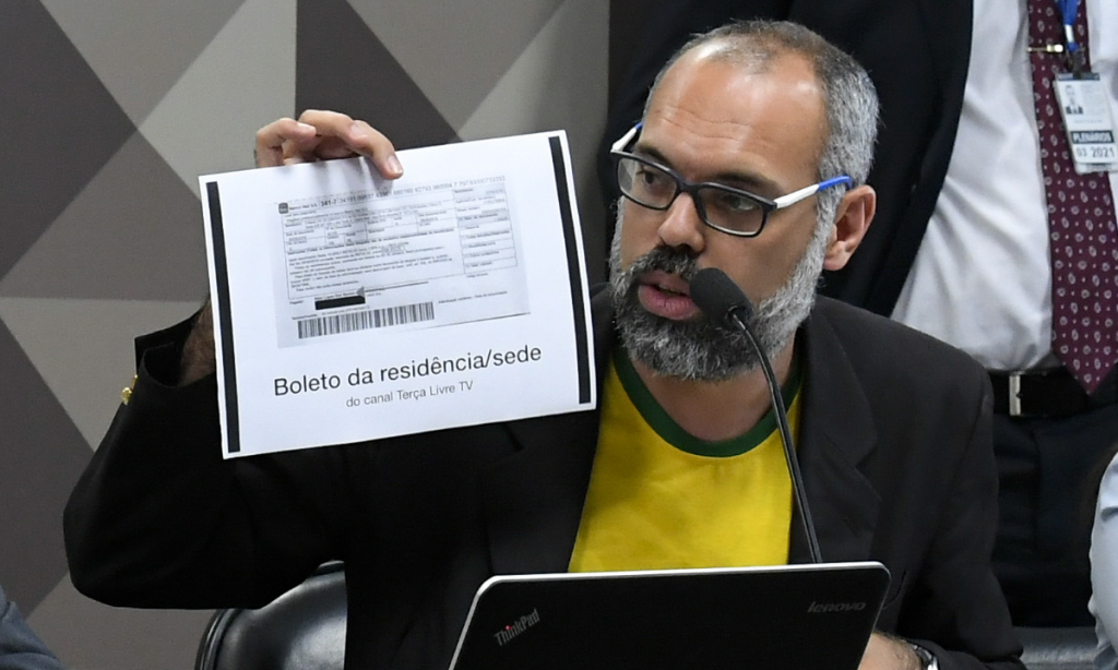 Blogueiros bolsonaristas pedem que presidente acabe com inquérito das fake news