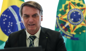 Bolsonaro defende punição para “intimidação” do grupo Anonymous