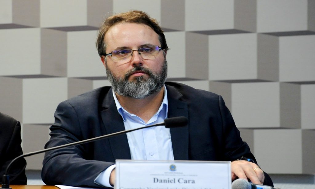 Professor tem conta desativada no Twitter após mencionar ‘gestão genocida’ de Bolsonaro
