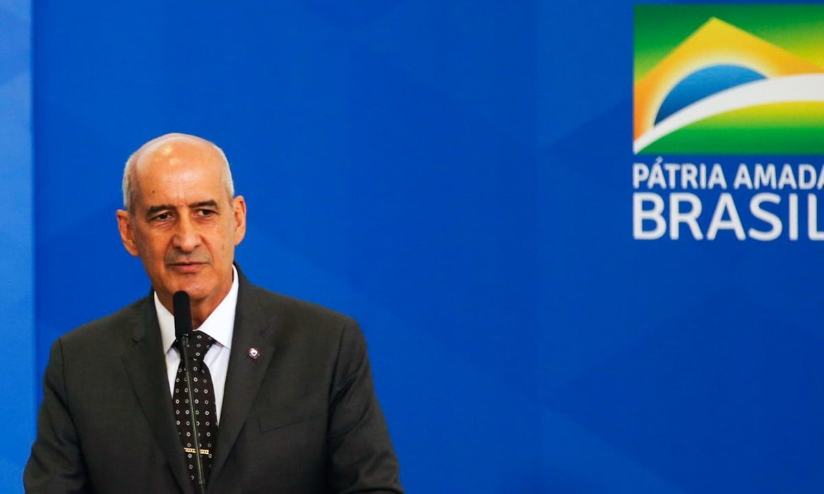 General Ramos nega golpe, mas manda recado: “Não estica a corda”