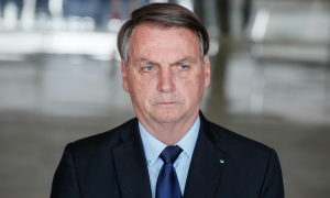 Bolsonaro critica julgamento de chapa no TSE e diz que partidos querem “resolver no tapetão”