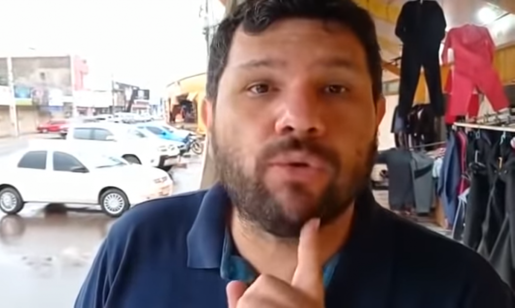 Blogueiro bolsonarista é internado após sofrer acidente em cela de penitenciária