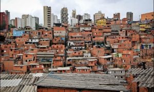 Pandemia nos cortiços de São Paulo e as mortes (in)visíveis em uma cidade que ninguém quer ver