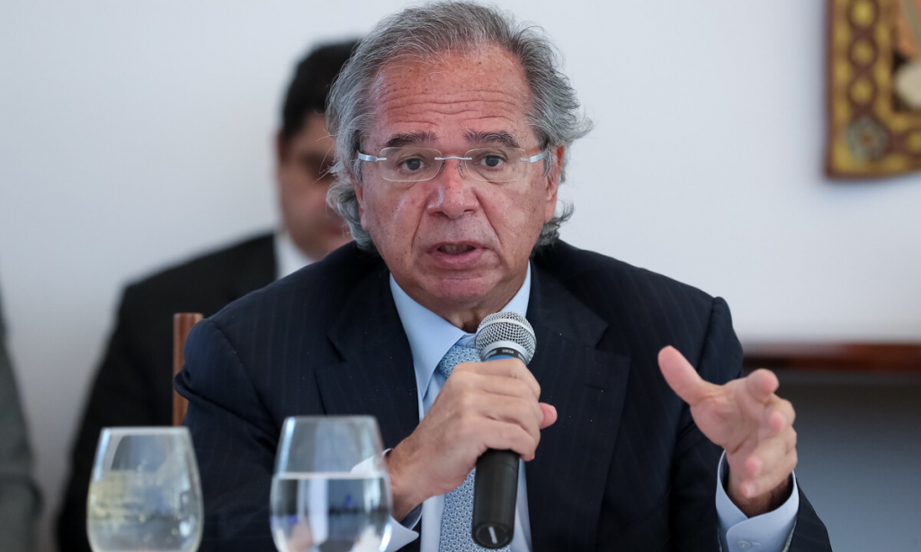 Brasil tem 10 milhões de afetados por cortes de salário ou suspensão de contrato
