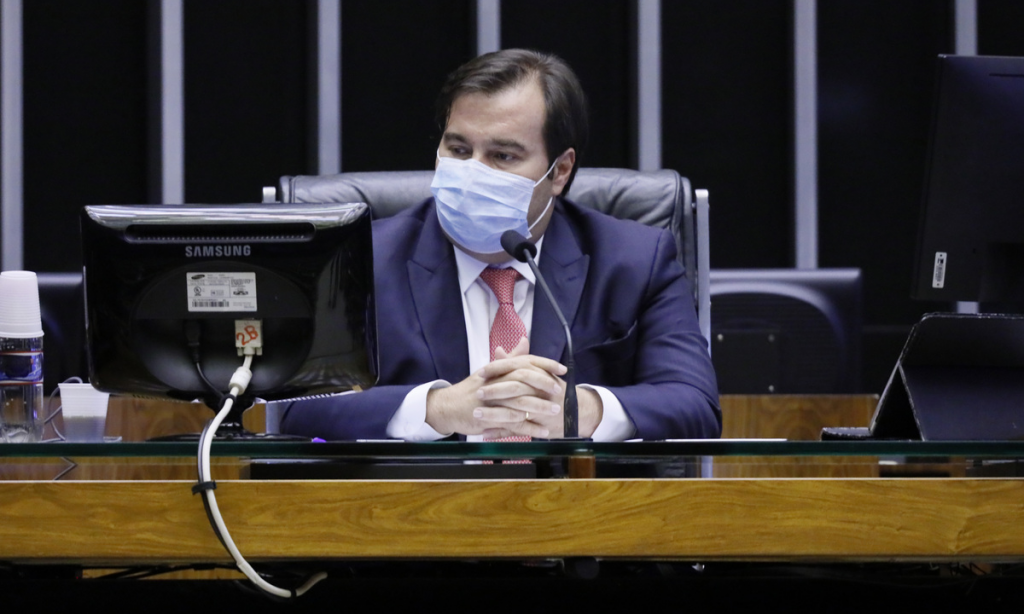 Maia sobre impeachment: “A gente não pode colocar lenha na fogueira”