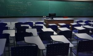 Governo de SP vai pagar adicional a professores que retornarem às escolas