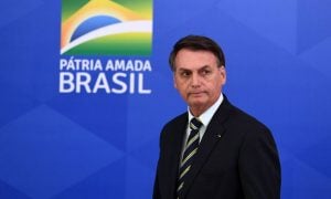 Em meio à pandemia, governo Bolsonaro estoca quase 6 milhões de testes para Covid