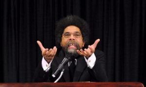 Em entrevista, Cornel West explica apoio da elite a Bolsonaro