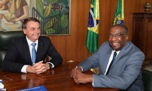 Bolsonaro anuncia economista para o MEC: Carlos Alberto Decotelli da Silva