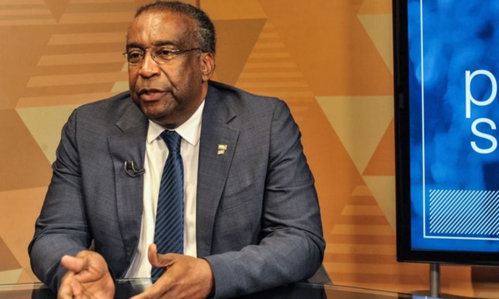 Novo ministro da Educação: Especialistas temem privatização e cortes orçamentários