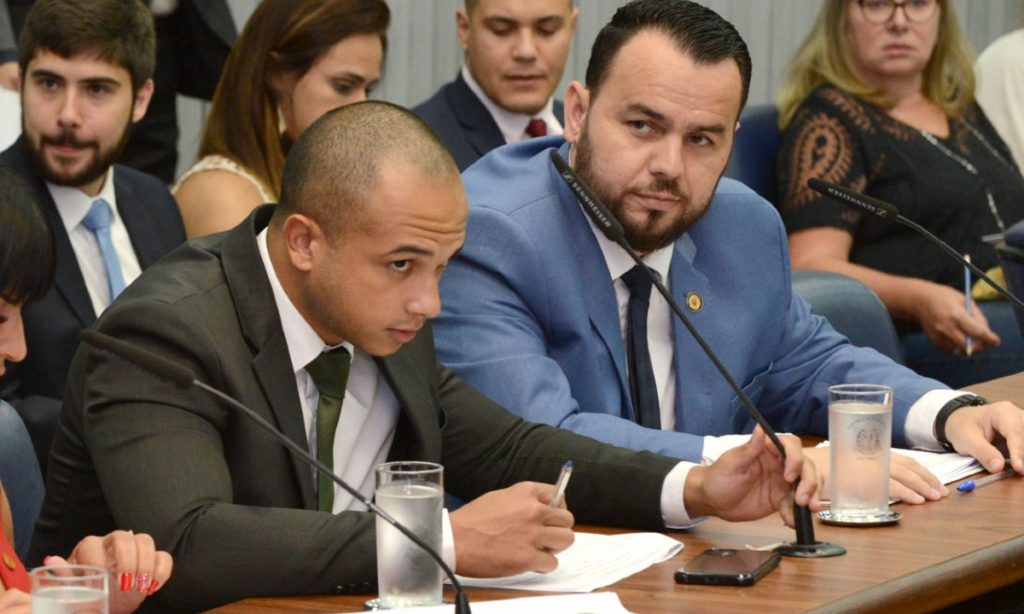 PSL expulsa Gil Diniz e Douglas Garcia por manifestações contra o STF
