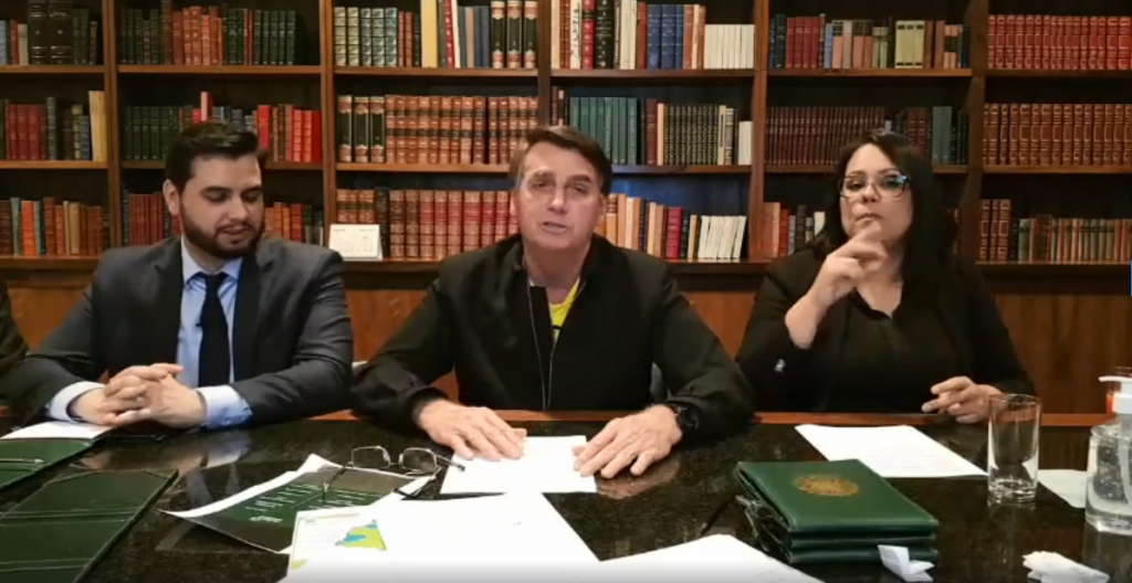 Bolsonaro volta a criticar grupos antifascistas: “Muitos ali são viciados”