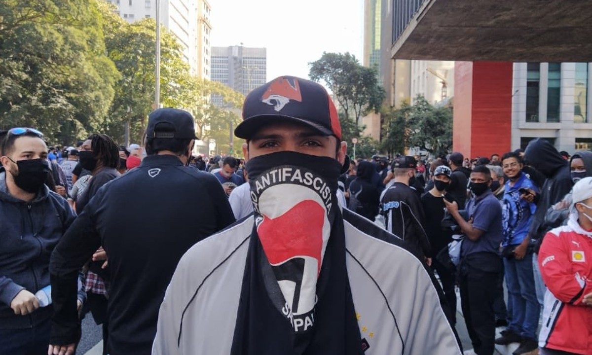 Após liberação da PM, manifestantes pró e contra Bolsonaro 