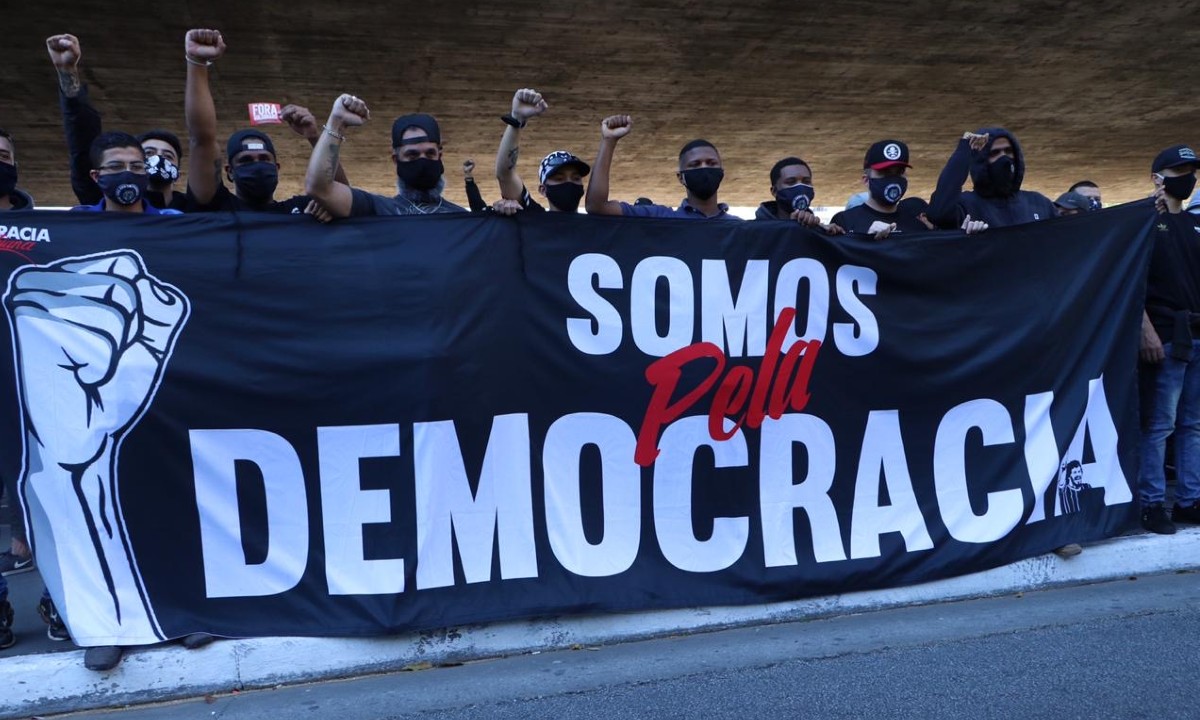 Espíritas antifascistas, uni-vos
