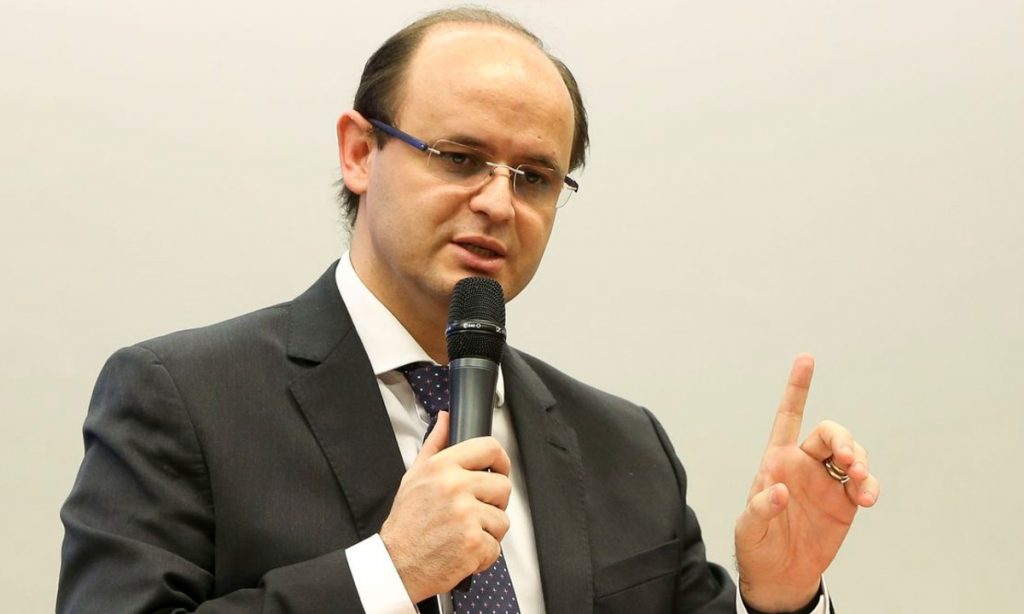 Mesmo com recuo à fase vermelha, São Paulo manterá escolas abertas