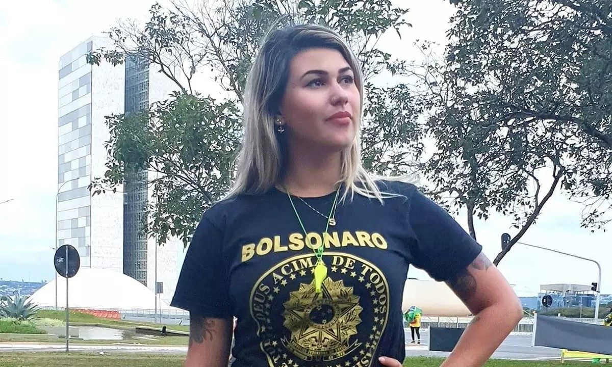 Sara Winter, militante bolsonarista, é presa pela PF