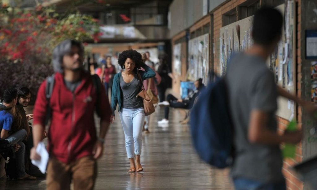 MEC estende aulas a distância nas federais até 31 de dezembro e libera estágios online