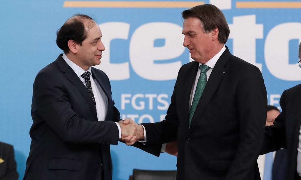 Governo Bolsonaro transfere dinheiro do Bolsa Família para propaganda