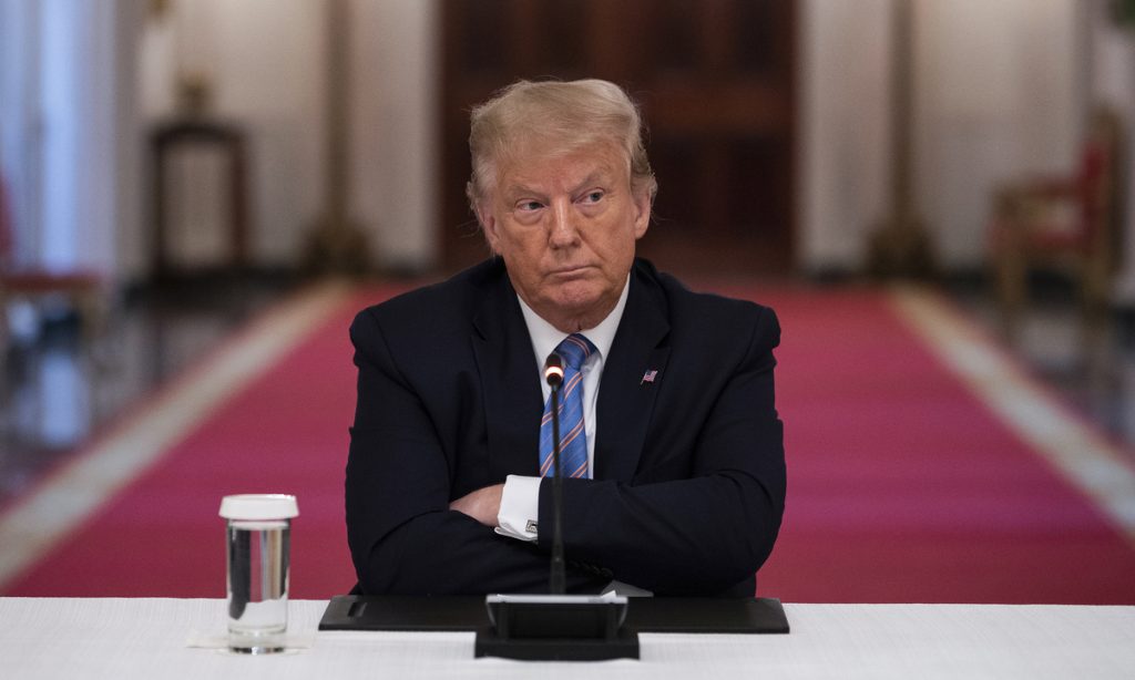EUA superam 3 milhões de casos de covid-19, enquanto Trump inicia saída da OMS
