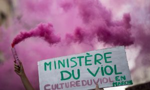 Manifestações contra a “cultura do estupro” ganham as ruas da França