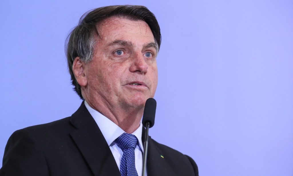 Gabinete de Bolsonaro na Câmara fez dezenas de exonerações de fachada