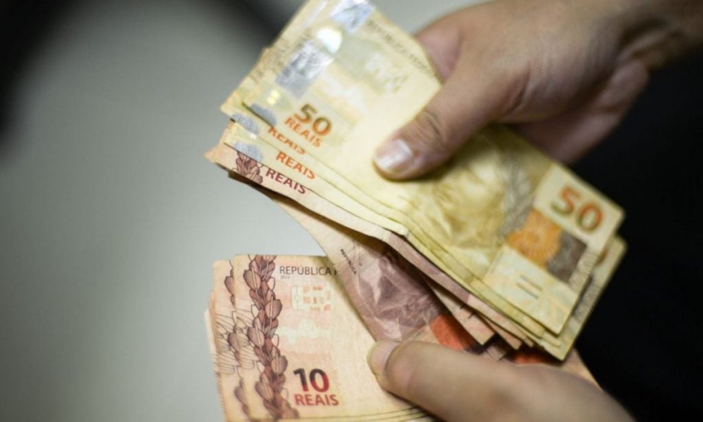 Novo salário mínimo de R$ 1.412 começa a valer nesta segunda-feira 1º