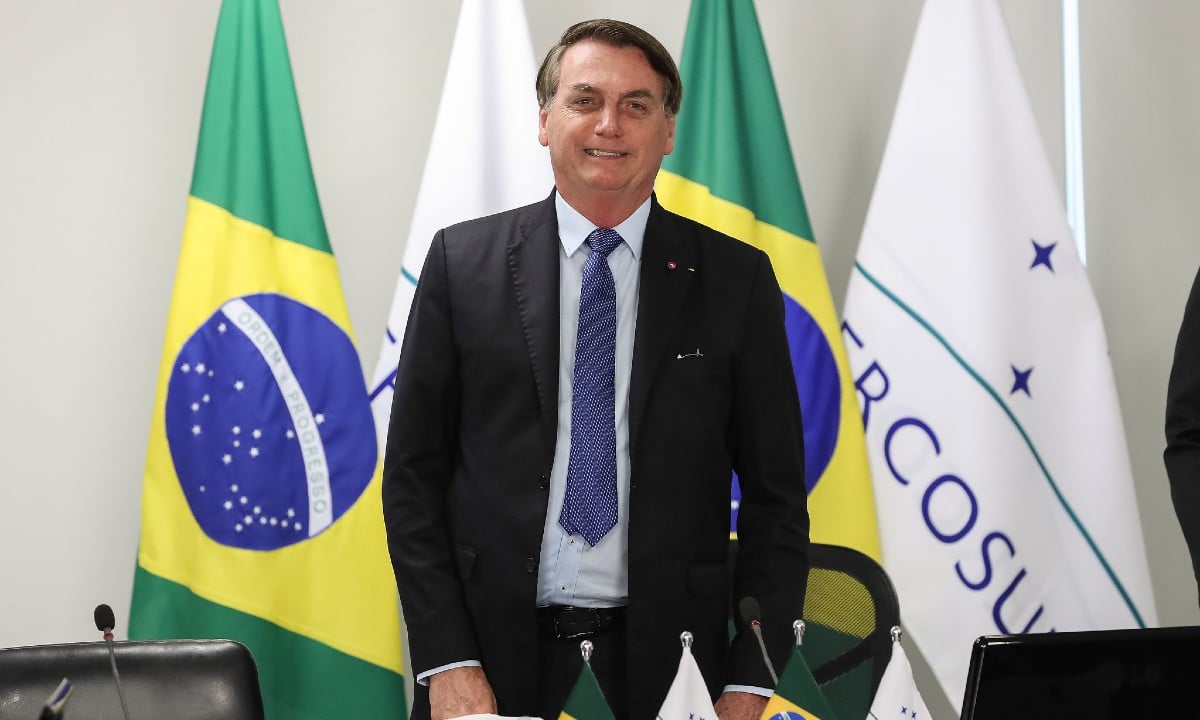 Vocês são como ele é: “Jair Bolsonaro somos nós” (no caso, vocês)