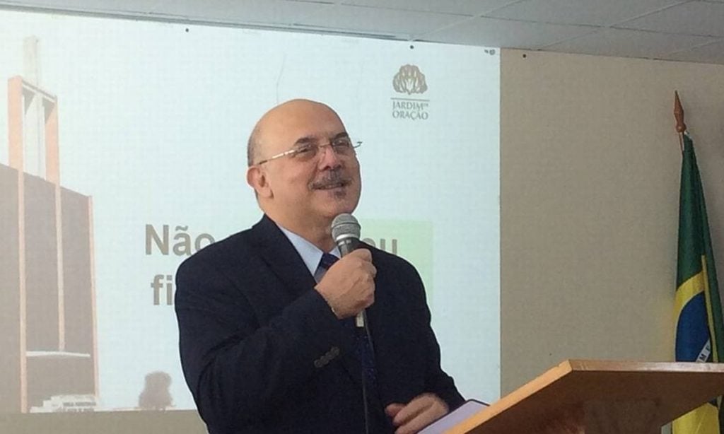 Ministro da Educação diz que se dependesse dele aulas voltariam amanhã