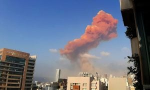 Presidente libanês não descarta que míssil tenha provocado explosão em Beirute
