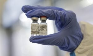 Vacina russa contra Covid-19 tem 92% de eficácia, diz instituto
