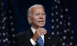 “Podemos superar esta temporada de escuridão nos EUA”, diz Biden