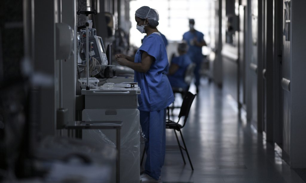 Pacientes com sequelas de Covid-19 não conseguem tratamento no SUS