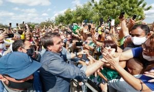 “O problema é meu”, diz Bolsonaro sobre promover aglomeração