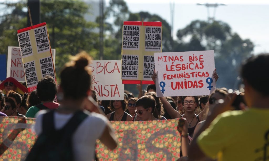 Mês da visibilidade lésbica é oportunidade de colocar o dedo na ferida