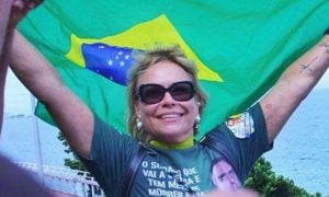 Quando ainda eram casados, ex-mulher de Bolsonaro comprou apartamento com dinheiro vivo