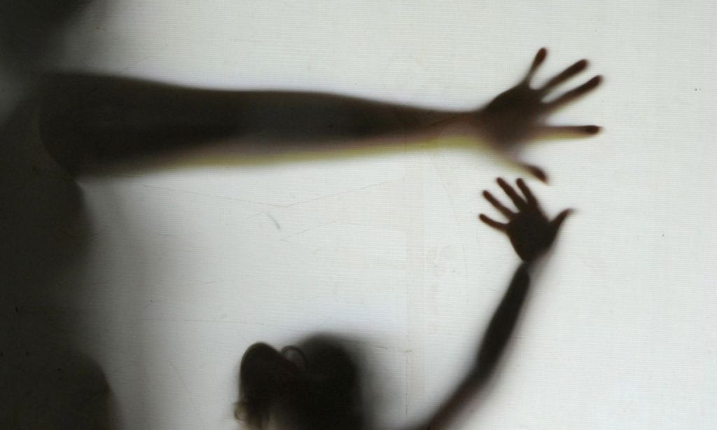 Jovens, negras e pobres são as mais atingidas por violência íntima