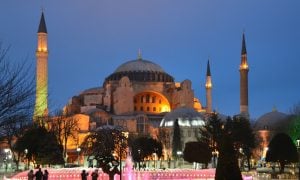Sobre a reconversão da Hagia Sofia em mesquita e neo-otomanismo