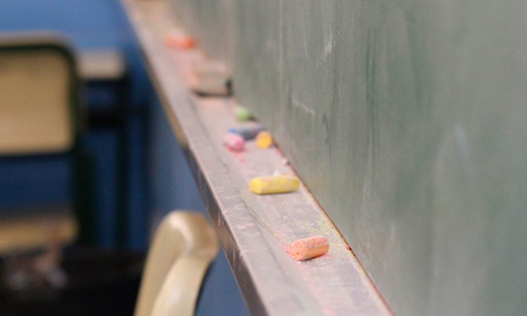 Artigo: Ainda não é hora de retorno às aulas presenciais nas escolas