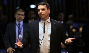 PGR defende foro privilegiado de Flávio Bolsonaro no caso das rachadinhas
