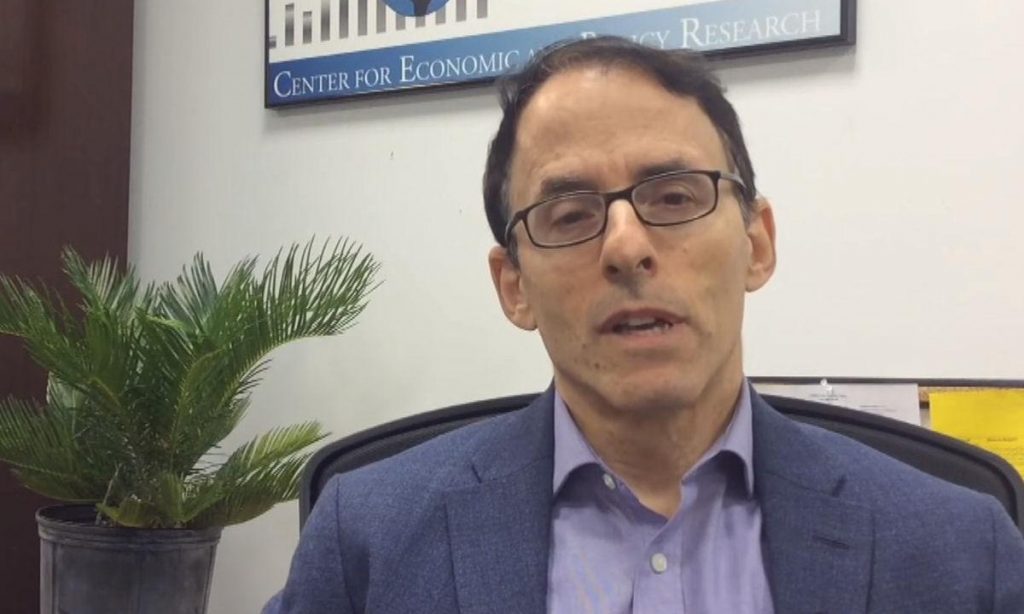 Sem Trump, colaboração antidemocrática dos EUA com governos de direita deve acabar, diz Mark Weisbrot
