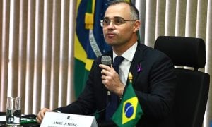 Pacheco encaminha indicação de André Mendonça para a CCJ do Senado