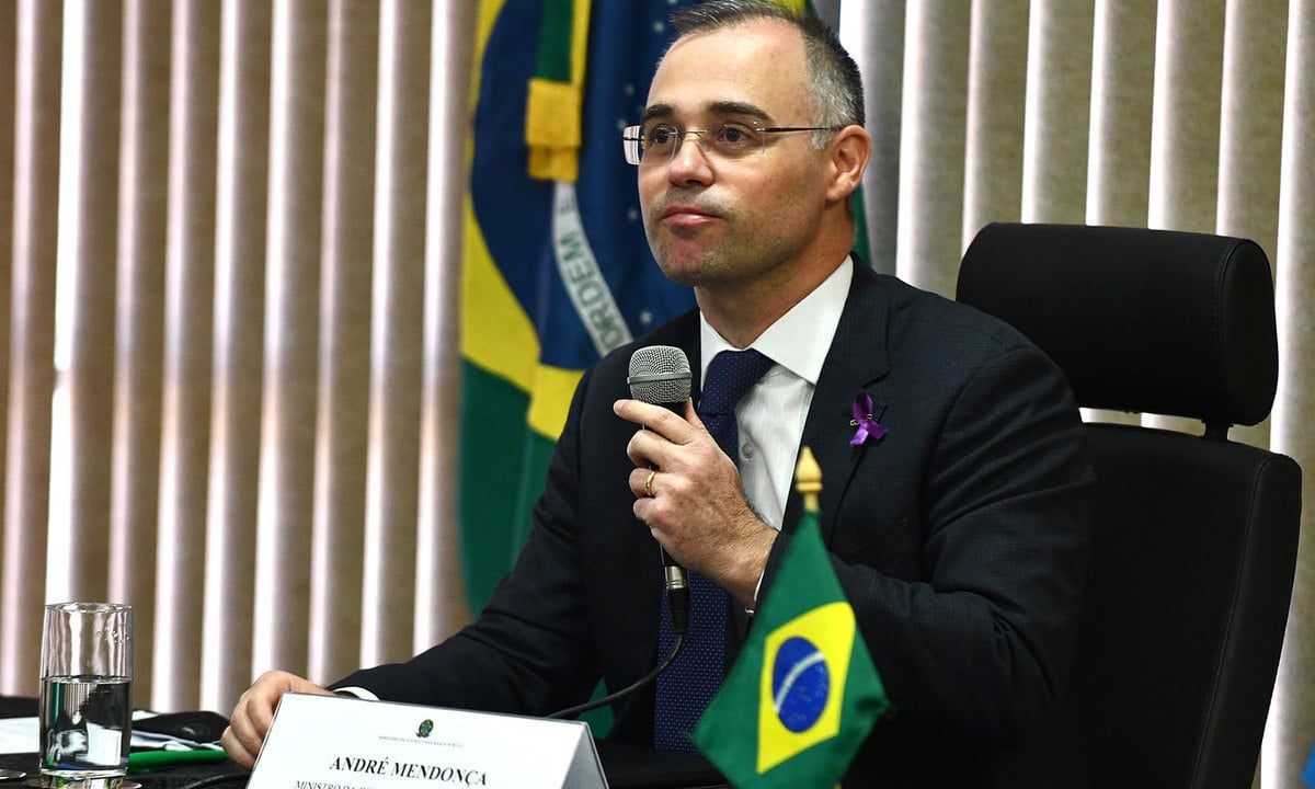 Ministro da Justiça é internado em Brasília
