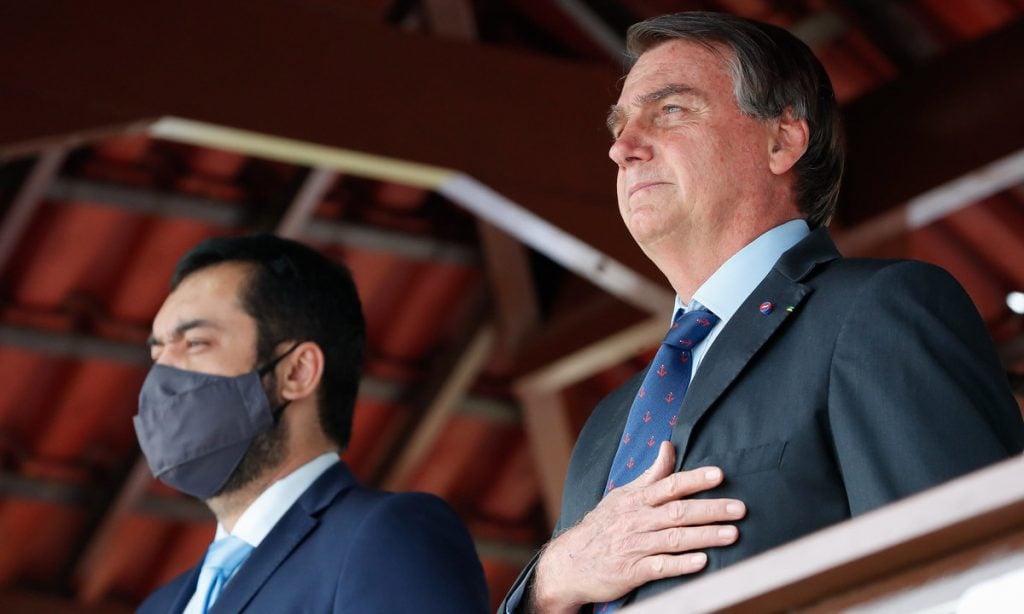 Manifestantes chamam Bolsonaro de ‘traidor’ durante formatura de militares