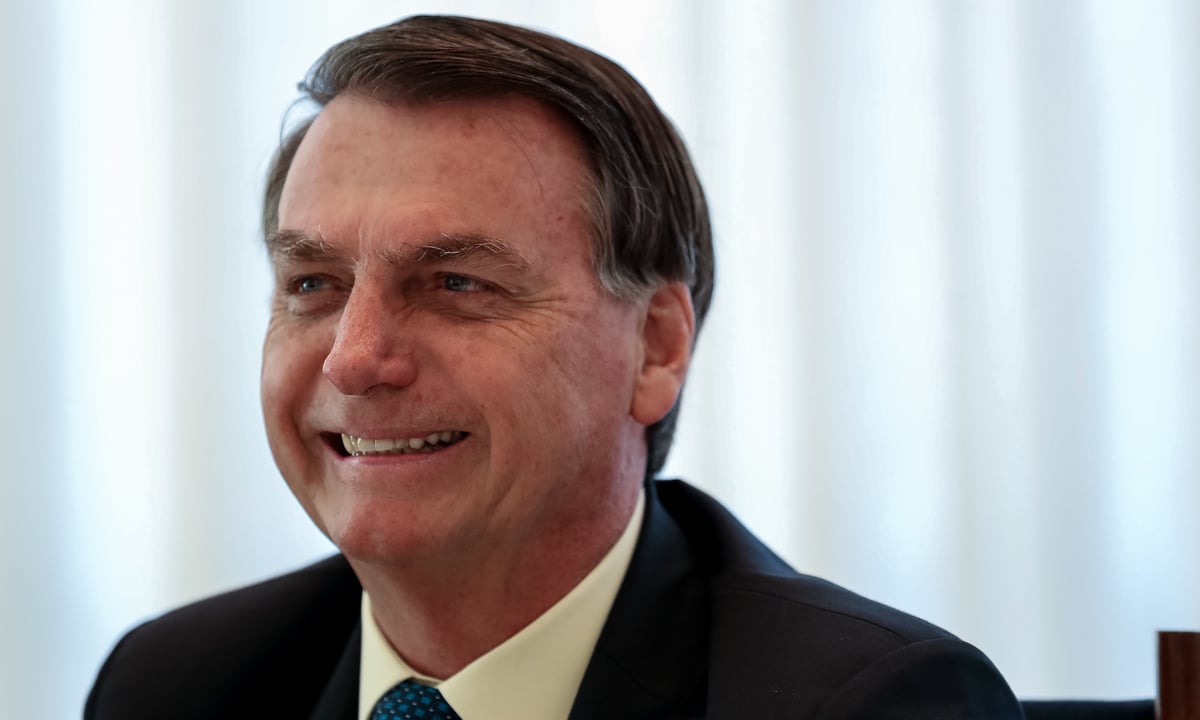 Bolsonaro retira sonda e tem boa evolução, diz boletim médico