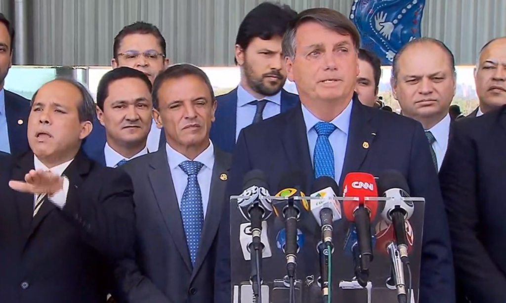 Governo anuncia programa social que vai substituir Bolsa Família